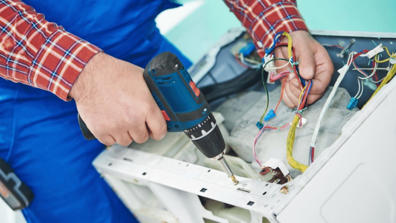 Kemalpaşa Termoteknik Termoteknik çamaşır makinesi kart tamiri – Su almama arızası orijinal parça ile giderildi. - Teknik servis örneği